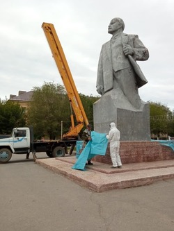 В Ахтубинске реставрируют памятник Ленину