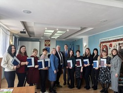 Выпускникам знаменского филиала АГУ вручили дипломы