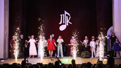 В Ахтубинске состоялся юбилейный концерт вокальной студии Лидии Кардаевой