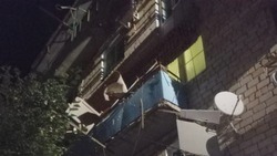 В Ахтубинске обрушился балкон с людьми 