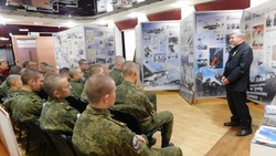 Ахтубинские кадеты посетили тематическую выставку в музее