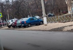 В Ахтубинске отсыпаны щебнем парковки для автомобилей