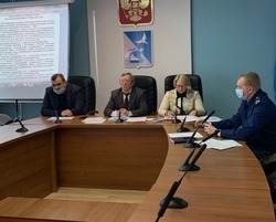 Ахтубинские депутаты рассмотрели изменения в структуру администрации района